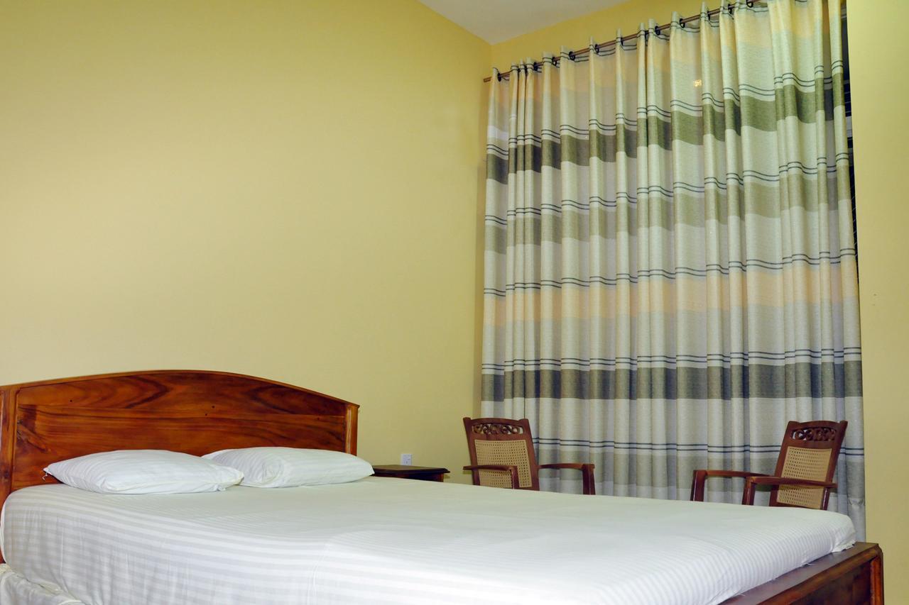Hotel Pearl Gate Chilaw Exterior foto
